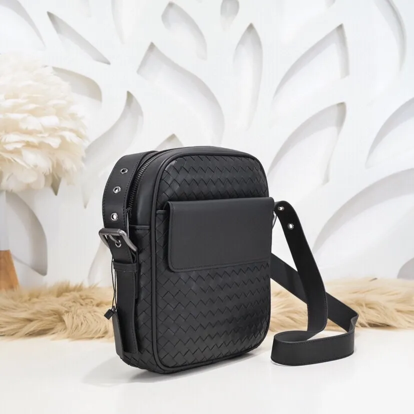 All categories 💚 Top version men’s bags 💚 BV 2024 new BV crossbody bag